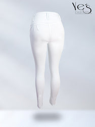 Jean Blanco en 4 Botones – Corte Levanta Cola