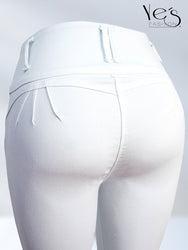 Jean Blanco en 4 Botones – Corte Levanta Cola