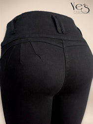 Jean Negro en 4 Botones – Corte Levanta Cola (Tallas Plus)