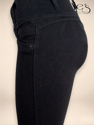 Jean Negro en 4 Botones – Corte Levanta Cola (Tallas Plus)