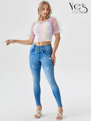 Jean Pretina Alta 4 Botones – Efecto Levanta Cola (Celeste)