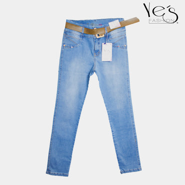 Goddess Jeans: Elegancia Plus en cada Detalle - Color: Azul Claro Denim