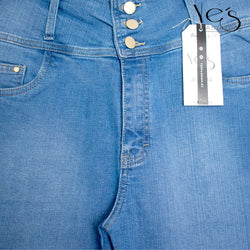 FashionFusion: Estilo y Comodidad en un Jeans de Alta Calidad - Color: Celeste