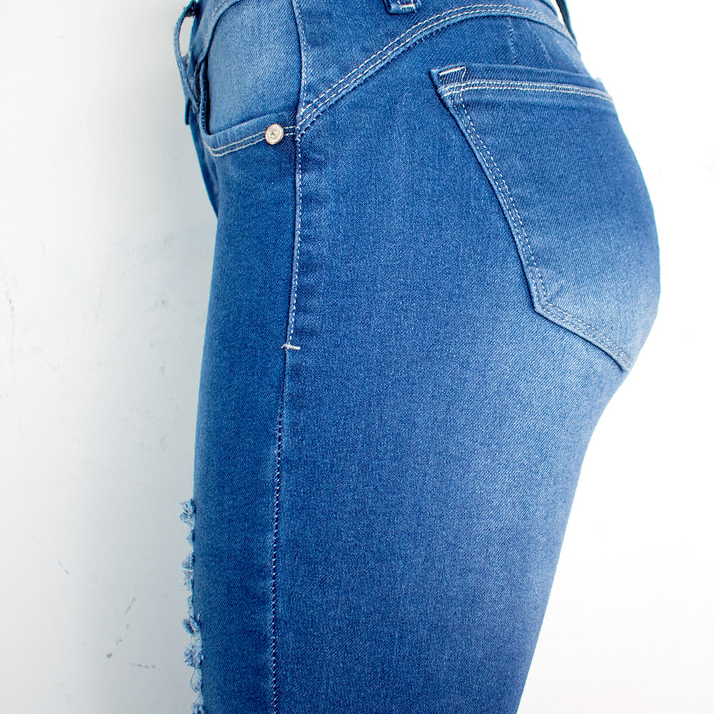 Jean para Mujer con rotos / Color: Azul Tradicional- (Urban Collection)