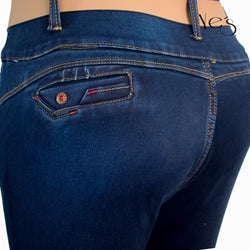 Jean de alta calidad con Tela Colombiana tipo piel de durazno y diseño Push Up - ( Color: Azul Oscuro - Colección Elegancia Urbana )